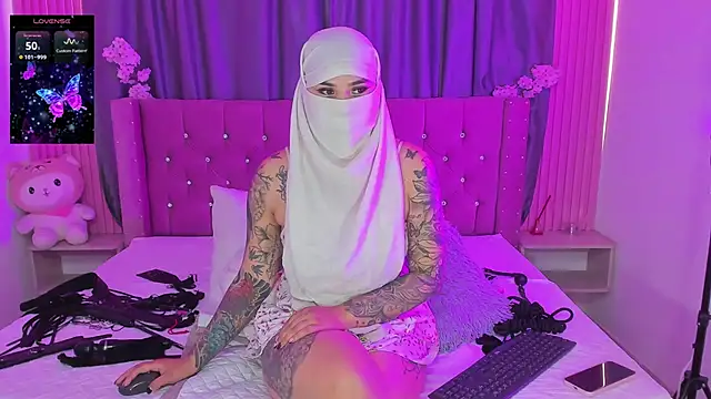 Nayla-Mouna online show from 03-19-26, 08:31