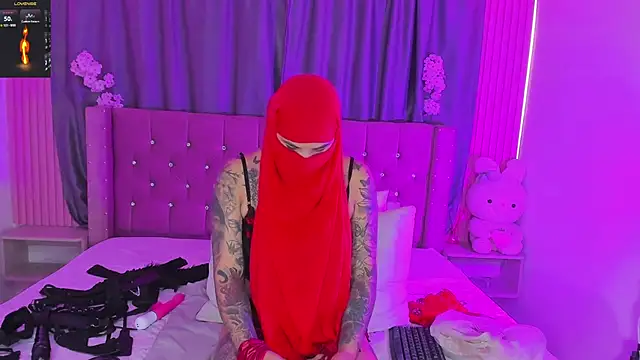 Nayla-Mouna online show from 06-23-26, 07:34