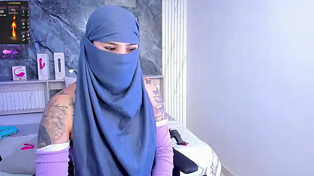 Nayla-Mouna online show from 07-15-26, 12:23