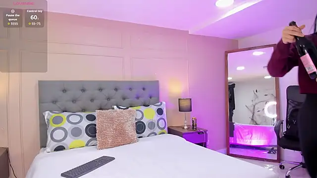 ALICESANDOVAL online show from 11-30-25, 11:22