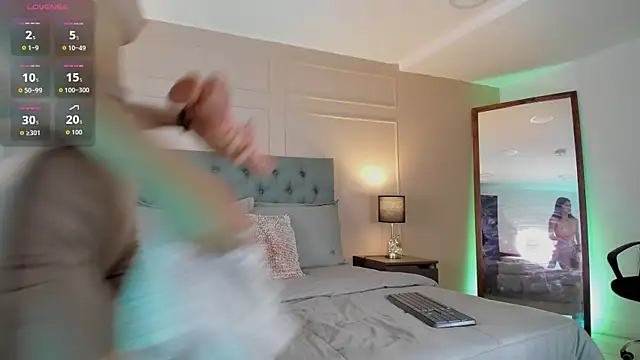 ALICESANDOVAL online show from 10-30-25, 11:19