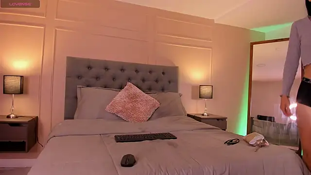 ALICESANDOVAL online show from 09-19-25, 11:36