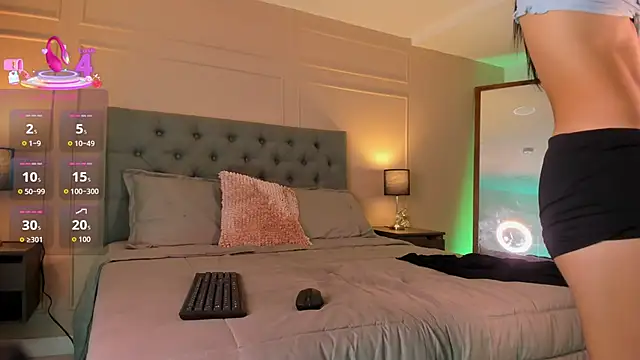 ALICESANDOVAL online show from 10-04-25, 11:23