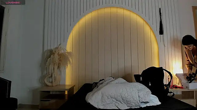 ALICESANDOVAL online show from 04-15-26, 11:38