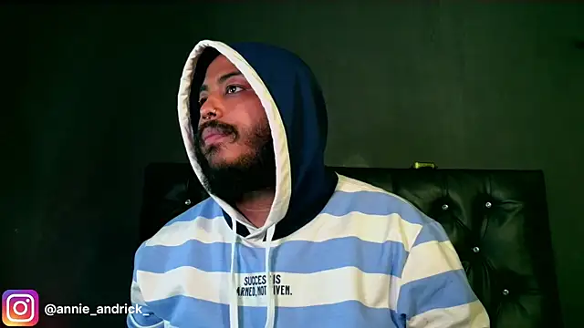  leda swan  online show from 12-01-25, 01:23