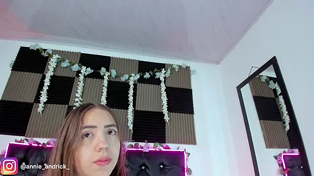  leda swan  online show from 05-10-26, 08:07