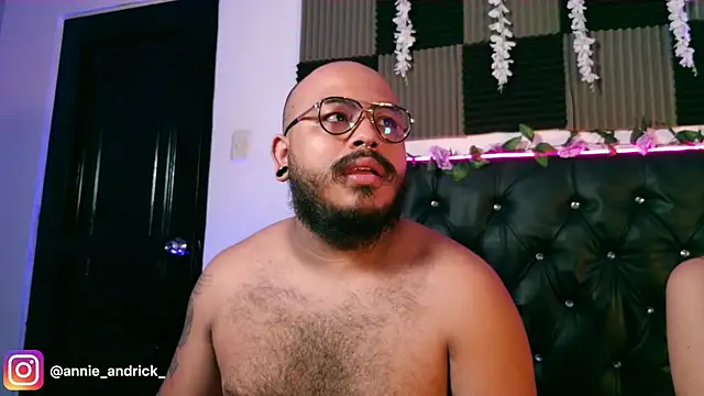  leda swan  online show from 03-29-26, 09:11