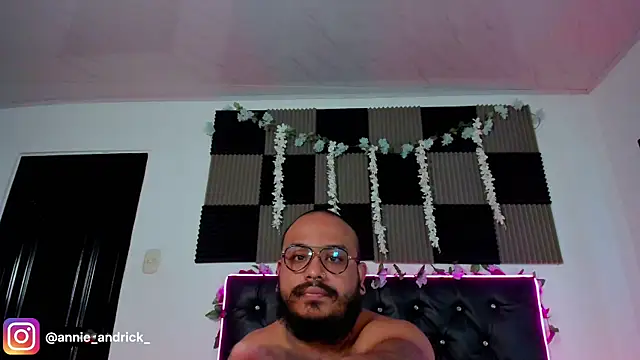  leda swan  online show from 04-10-26, 08:21