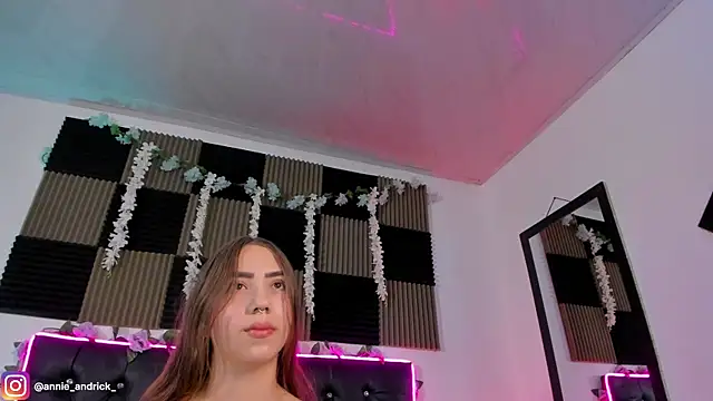  leda swan  online show from 06-03-26, 10:05