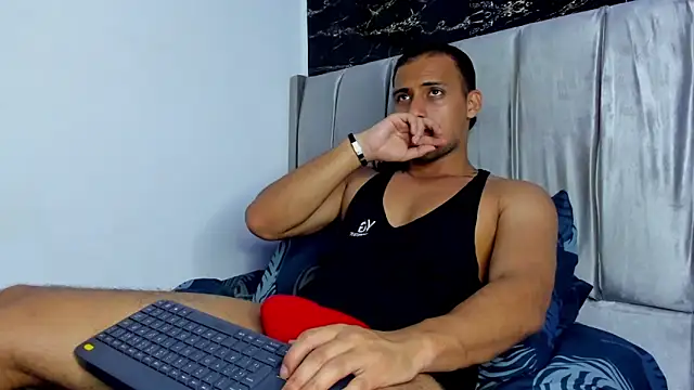 Thomas Wayne online show from 03-08-26, 06:49