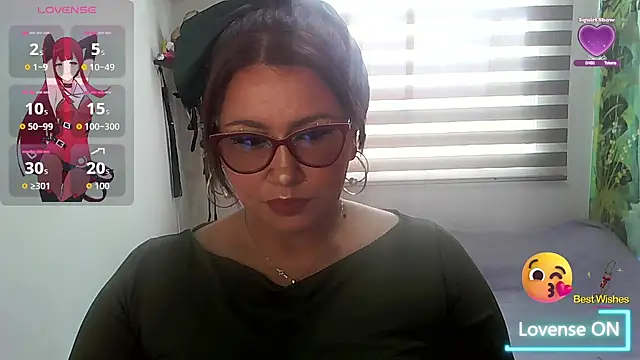 Snapshot of Vesper_Vixen chatting on 10-19-25, 02:20 Vesper Vixen online show from 10-19-25, 02:20