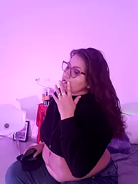 Vesper Vixen online show from 12-18-25, 05:50