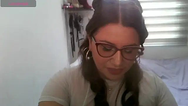 Snapshot of Vesper_Vixen chatting on 10-01-25, 02:32 Vesper Vixen online show from 10-01-25, 02:32