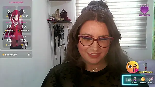 Snapshot of Vesper_Vixen chatting on 10-04-25, 02:07 Vesper Vixen online show from 10-04-25, 02:07
