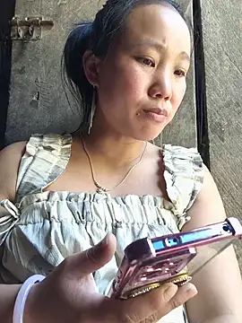 Snapshot of liu-liusexy chatting on 05-27-26, 06:43 liu-liusexy online show from 05-27-26, 06:43