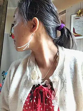 Snapshot of liu-liusexy chatting on 05-18-26, 02:23 liu-liusexy online show from 05-18-26, 02:23