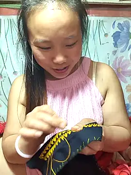 Snapshot of liu-liusexy chatting on 05-07-26, 02:31 liu-liusexy online show from 05-07-26, 02:31