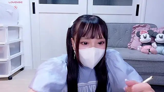 YURi luv online show from 10-13-25, 11:12
