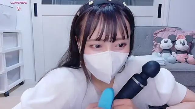 YURi luv online show from 10-04-25, 11:34