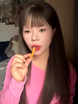 SarahBeii online show from 10-27-25, 03:29