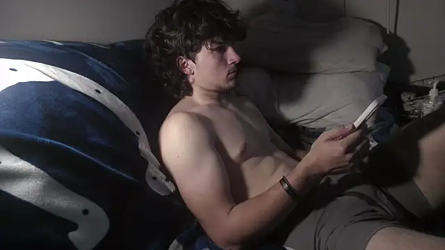 Snapshot of conradical18 chatting on 10-04-25, 10:33 conradical18 online show from 10-04-25, 10:33