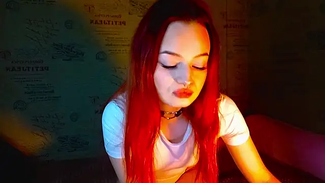 Snapshot of emi_less chatting on 10-07-25, 05:03 emi less online show from 10-07-25, 05:03