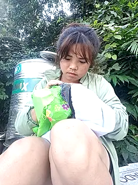 AnHa19 online show from 10-28-25, 02:01