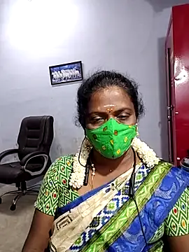 Snapshot of umashreetamil chatting on 10-13-25, 05:09 umashreetamil online show from 10-13-25, 05:09