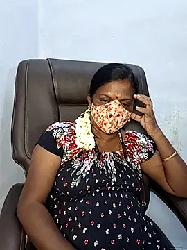 Snapshot of umashreetamil chatting on 10-10-25, 05:03 umashreetamil online show from 10-10-25, 05:03