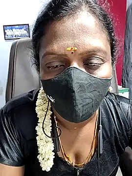 Snapshot of umashreetamil chatting on 10-13-25, 05:14 umashreetamil online show from 10-13-25, 05:14