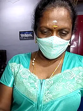 Snapshot of umashreetamil chatting on 10-15-25, 05:32 umashreetamil online show from 10-15-25, 05:32