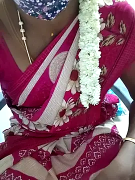 Snapshot of umashreetamil chatting on 09-21-25, 03:33 umashreetamil online show from 09-21-25, 03:33