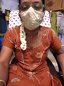 Snapshot of umashreetamil chatting on 06-29-26, 04:39 umashreetamil online show from 06-29-26, 04:39