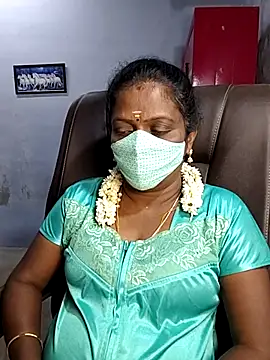 Snapshot of umashreetamil chatting on 10-15-25, 05:28 umashreetamil online show from 10-15-25, 05:28