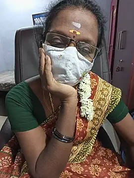 Snapshot of umashreetamil chatting on 06-19-26, 04:46 umashreetamil online show from 06-19-26, 04:46