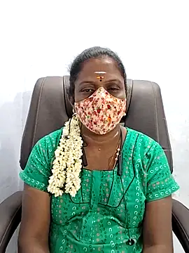 Snapshot of umashreetamil chatting on 10-11-25, 06:25 umashreetamil online show from 10-11-25, 06:25