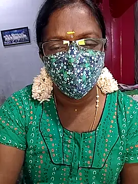 Snapshot of umashreetamil chatting on 09-28-25, 01:23 umashreetamil online show from 09-28-25, 01:23