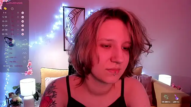 Hailey Foxy online show from 10-16-25, 09:39