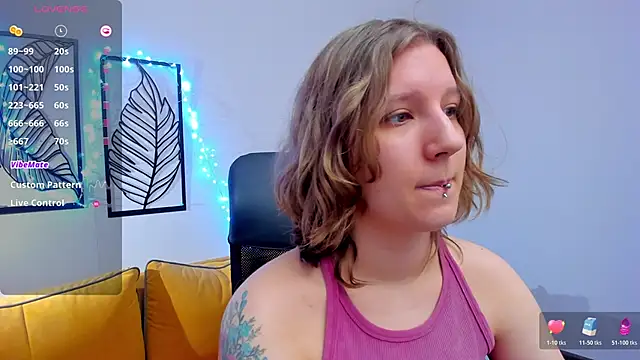 Hailey Foxy online show from 12-23-25, 09:52