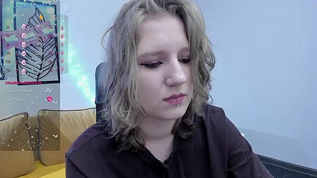 Hailey Foxy online show from 02-06-26, 12:12