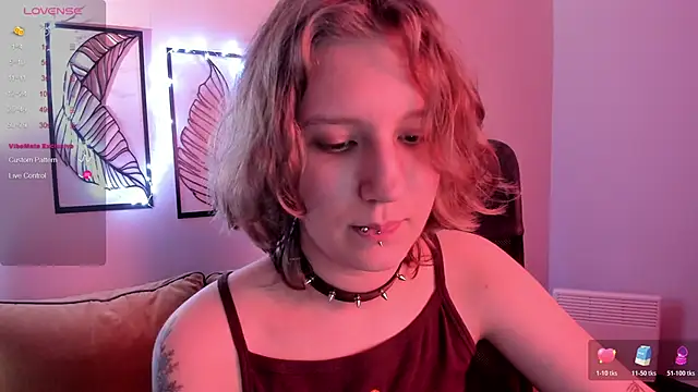 Hailey Foxy online show from 10-28-25, 09:30