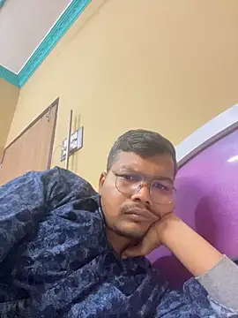 Snapshot of kunwarahuji chatting on 11-28-25, 09:37 kunwarahuji online show from 11-28-25, 09:37