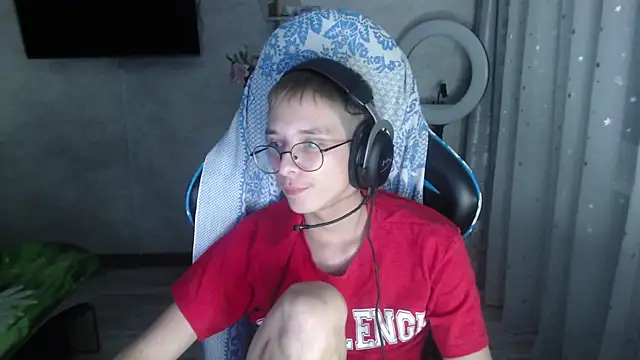 glasses cat online show from 02-28-26, 07:35