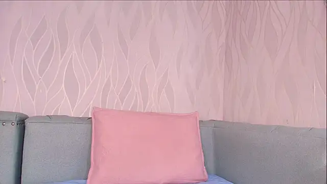 mia scot online show from 10-09-25, 01:44