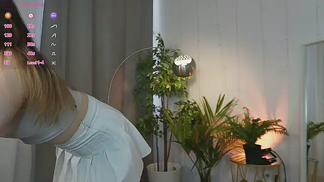 Lina Glow online show from 04-08-26, 06:48