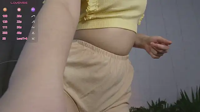 Lina Glow online show from 04-19-26, 06:47