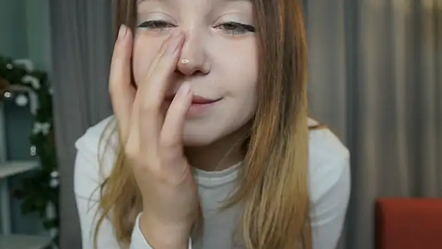 Lina Glow online show from 01-16-26, 06:50