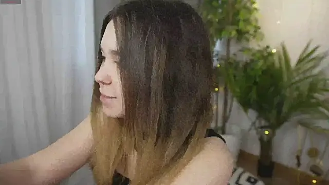 Lina Glow online show from 03-18-26, 06:49