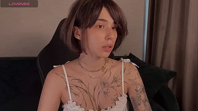 Snapshot of shy-gaze chatting on 07-06-26, 07:26 shy-gaze online show from 07-06-26, 07:26