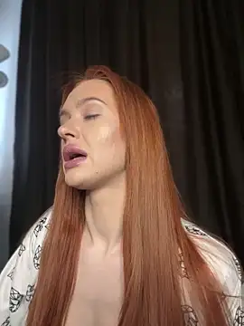 LittleFox    online show from 03-12-26, 06:06